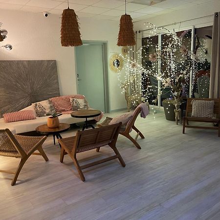 Cit'Hotel Des 2 Golfs Лёкат Экстерьер фото