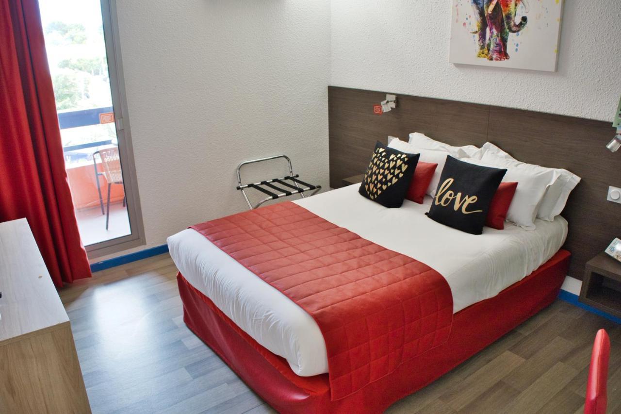 Cit'Hotel Des 2 Golfs Лёкат Экстерьер фото