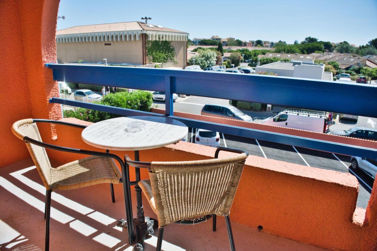 Cit'Hotel Des 2 Golfs Лёкат Экстерьер фото