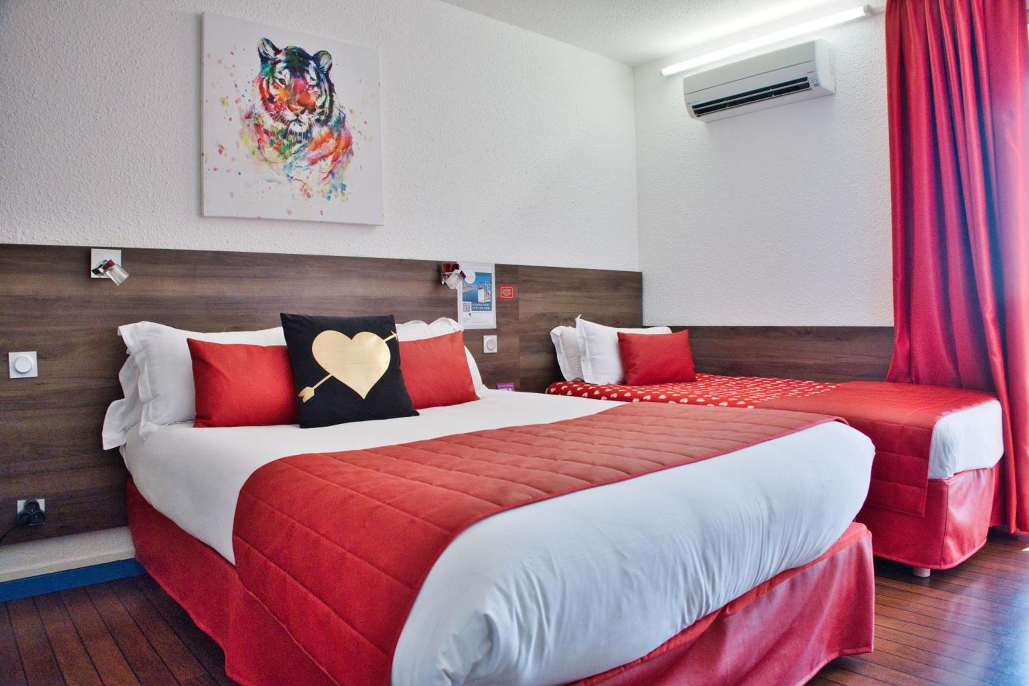 Cit'Hotel Des 2 Golfs Лёкат Экстерьер фото
